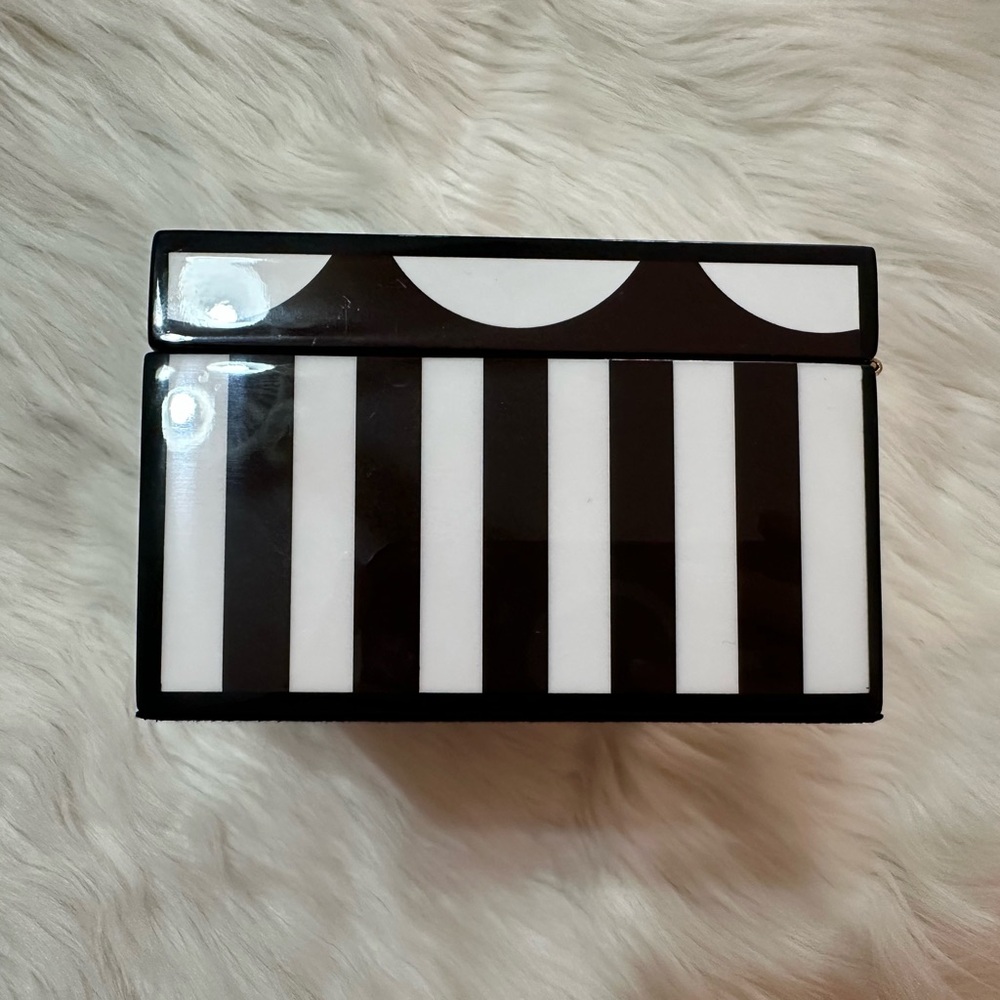 HENRI BENDEL BROWN AND WHITE STRIPES AND SPOTS “HOT FOR DOTS” LAQUER JEWELY BOX - Picture 11 of 14